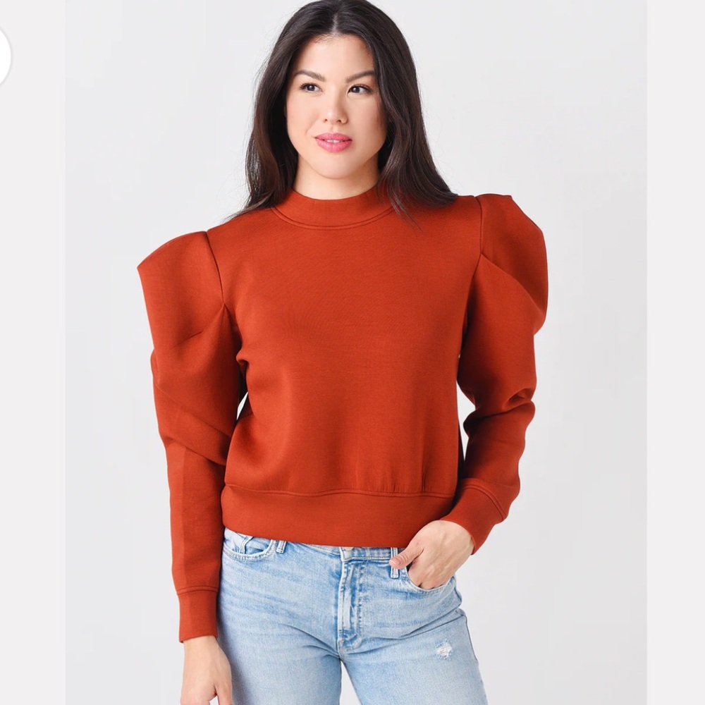 HUNTER BELL
Women's Teddy Sweatshirt XS